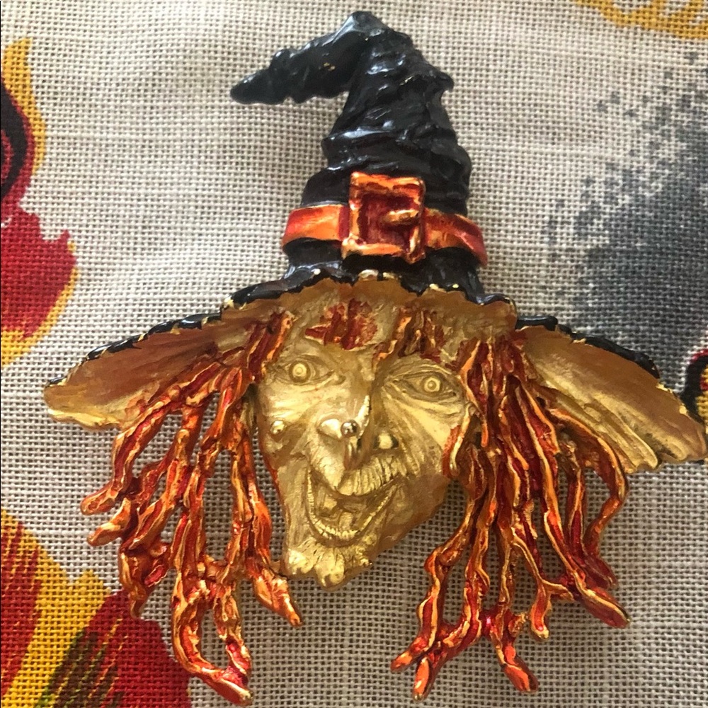 Vintage JJ Spooky HALLOWEEN WITCH Pin Brooch